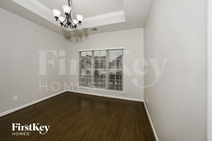 Building Photo - 3104 Rosewalk Dr