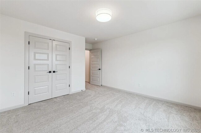 Building Photo - 2325 E 134th St S