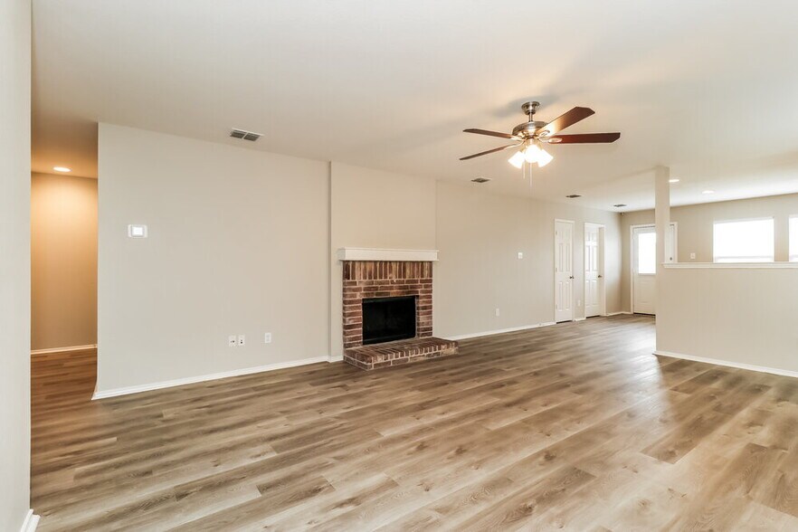 Building Photo - 817 Cathy Dr