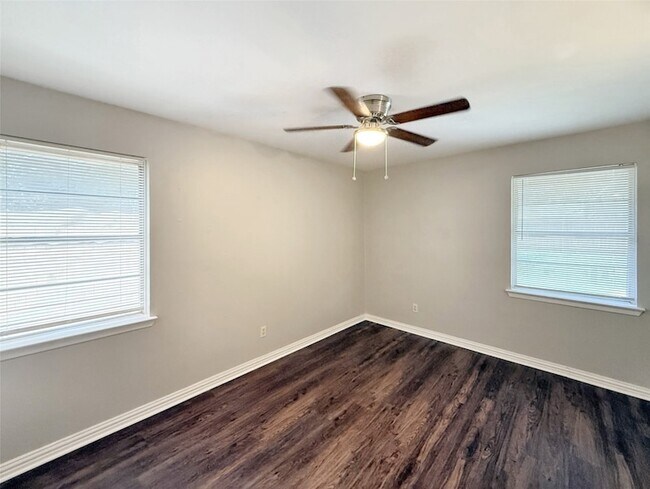 Building Photo - 3533 Antilles Dr