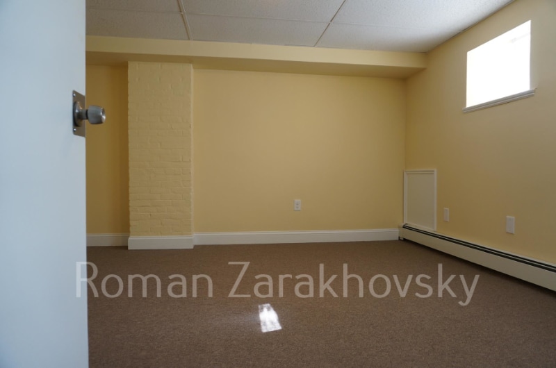 Building Photo - 74 Gardner St