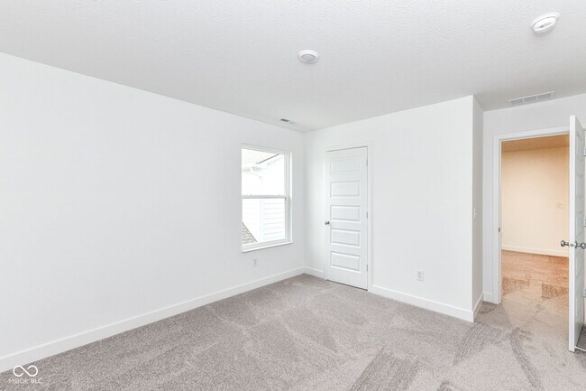 Building Photo - 16913 Sherwin Ct