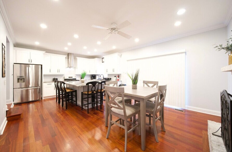 Building Photo - 916-920-920 Dean St