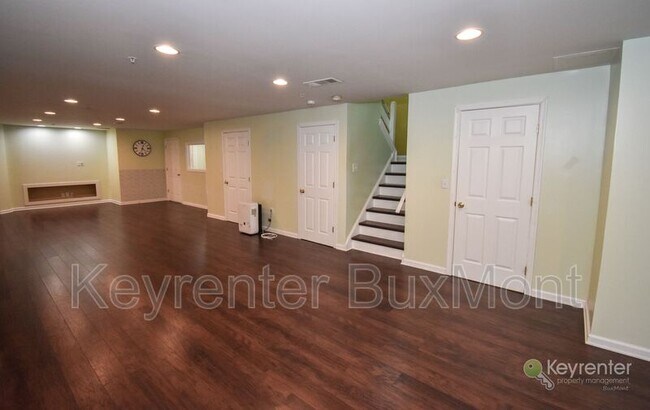 Building Photo - 109 Meadow View Ln