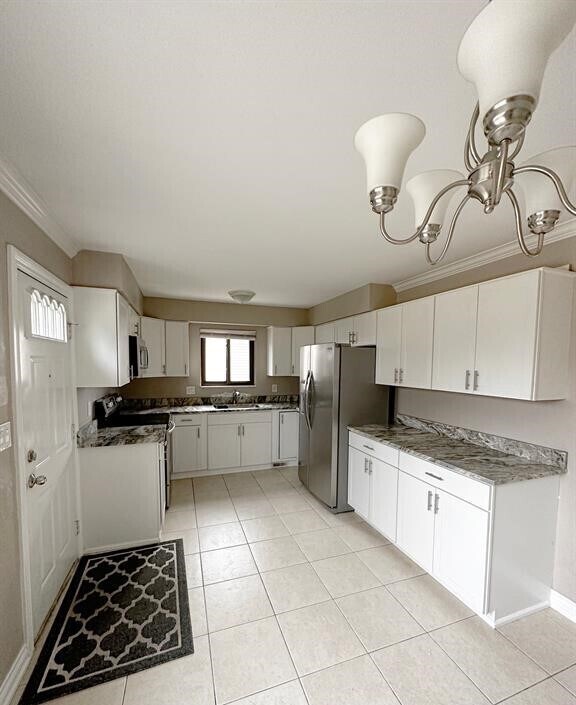 Building Photo - 40018 Stimpson Dr