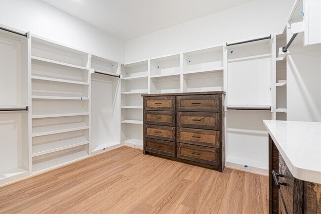 Building Photo - 6900 SW High Meadow Blvd