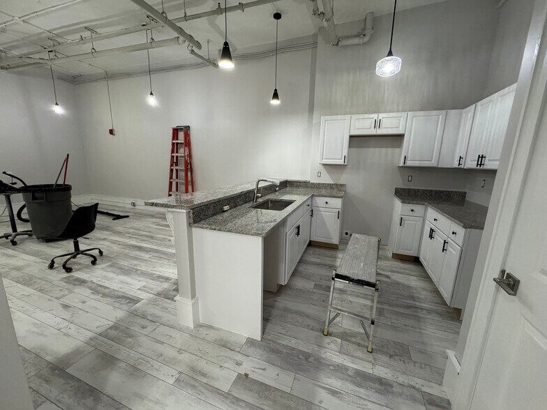 Building Photo - 21 Temple Pl