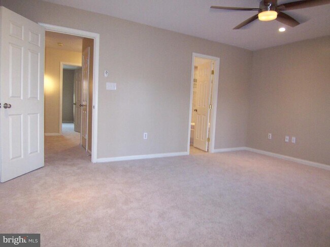 Building Photo - 9032 Gavelwood Ct