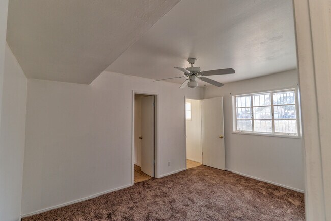 Building Photo - 5108 Mt Hood Dr
