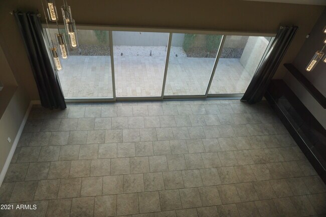 Building Photo - 4287 E Yellowstone Pl