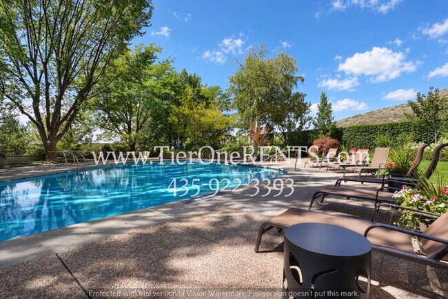 Building Photo - This property offers a NO DEPOSIT option available for qualified renters