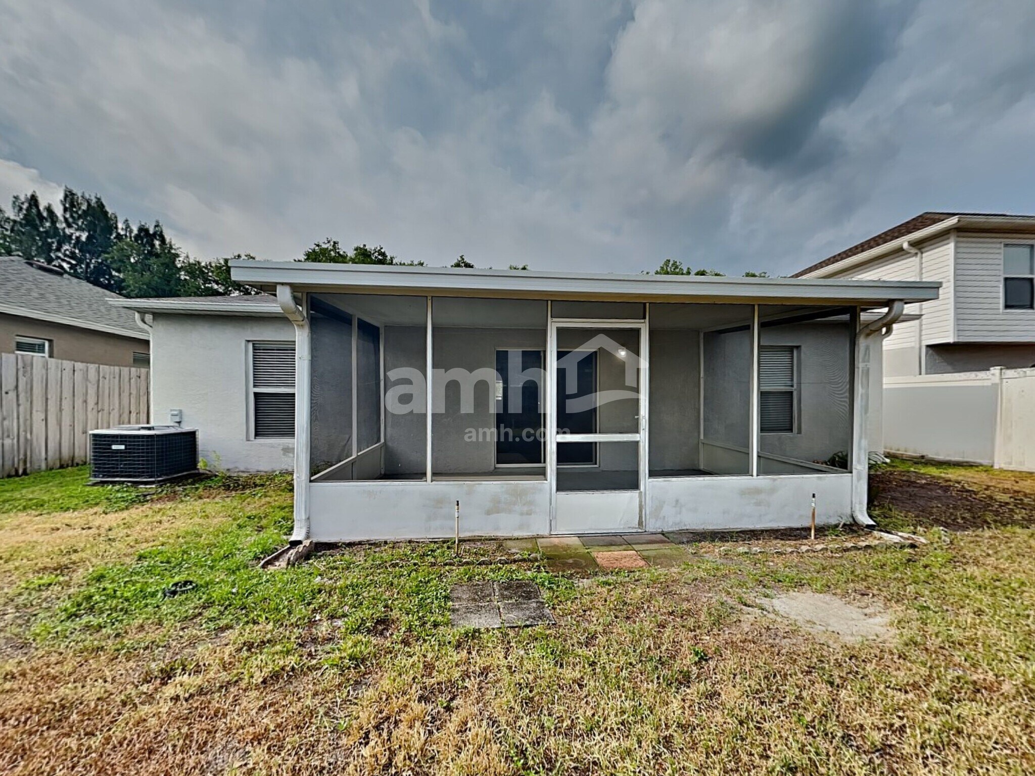 Building Photo - 10418 Maronda Dr