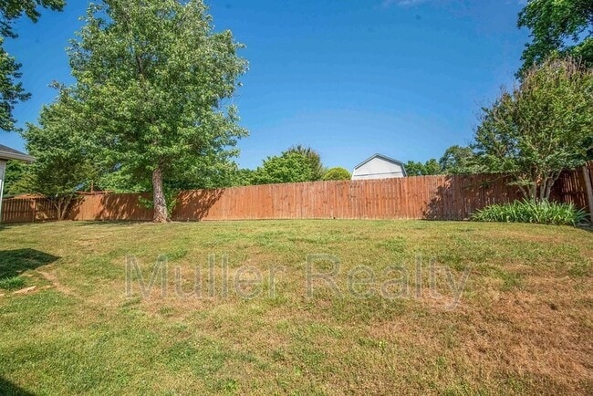 Building Photo - 10837 Dineen Dr