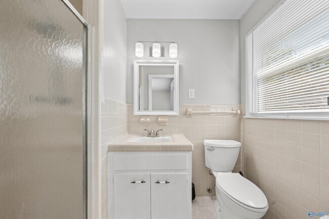 Building Photo - 1007 Heard Ct SE