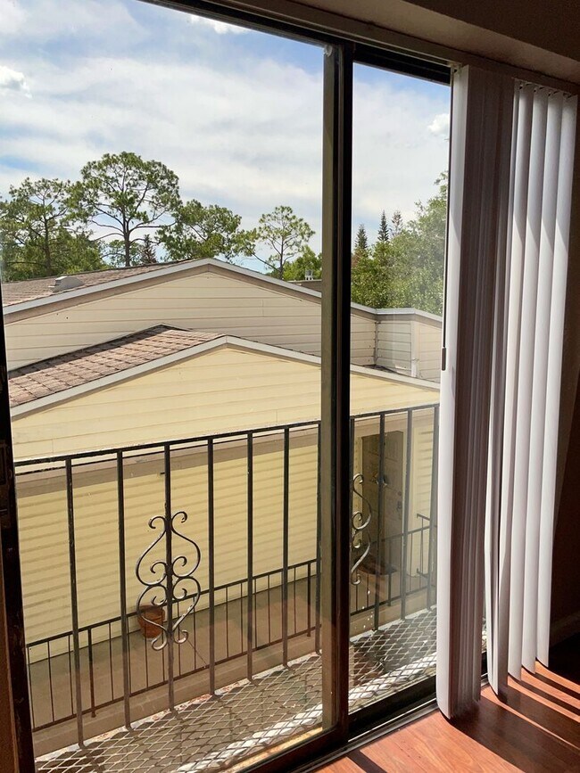 Building Photo - Charming 3-Bedroom, 2.5-Bath Townhome in Village Square Condominiums