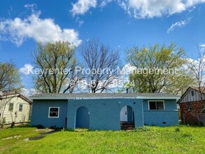 Building Photo - Spacious 3 Bedroom with Updated Kitchen - Vouchers Welcome
