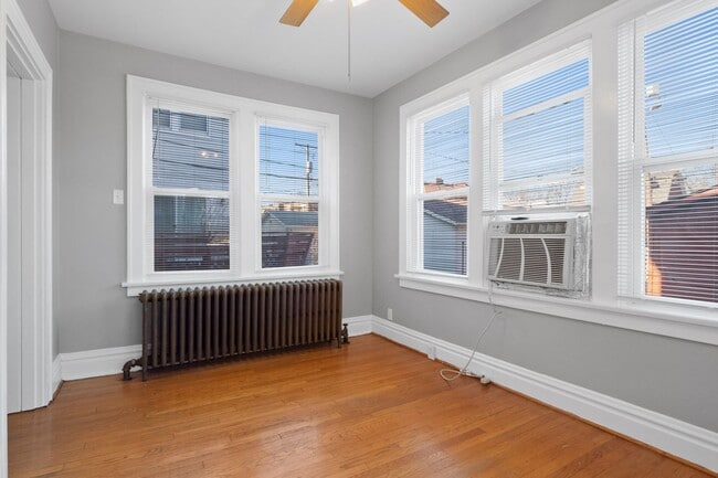 Building Photo - 4955 Tholozan Ave