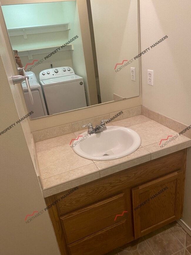 Building Photo - STATUS: AVAILABLE | R202 | $1995.00 + $100...