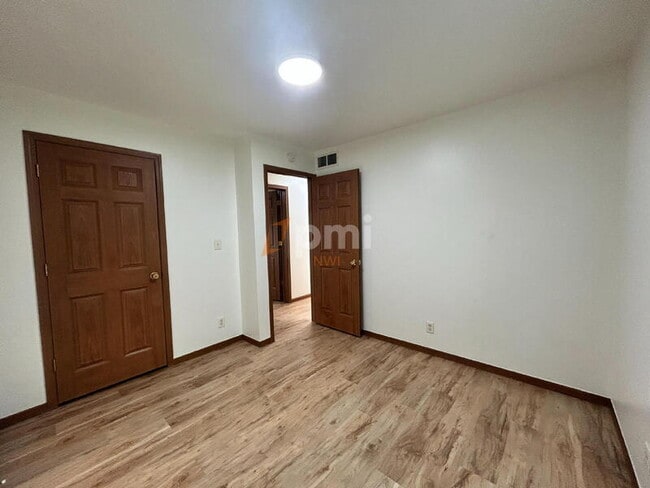 Building Photo - 139 Kabelin Ave