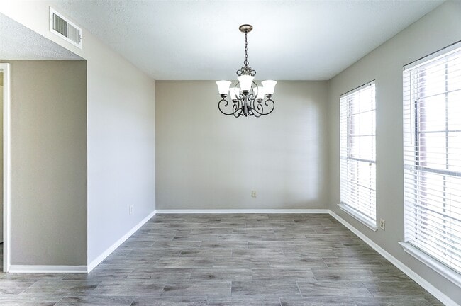 Building Photo - 2103 Charlton House Ln