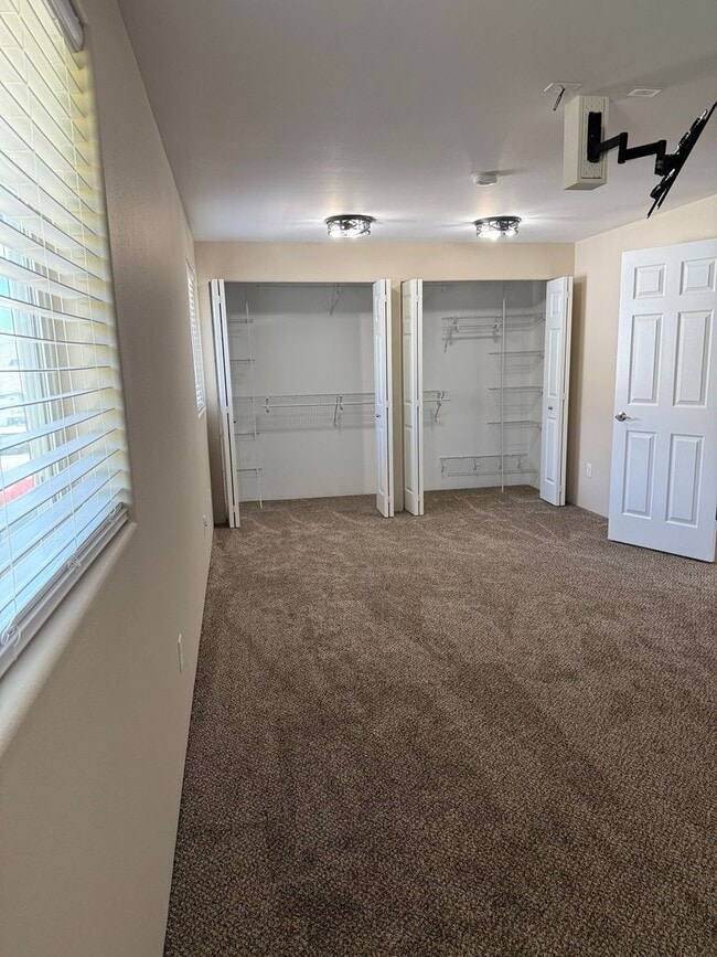 Building Photo - 870 Spurlock St