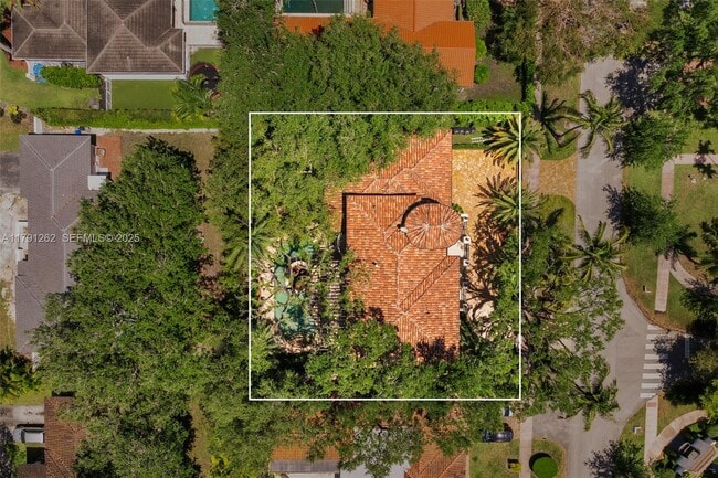 Building Photo - 6016 Leonardo St