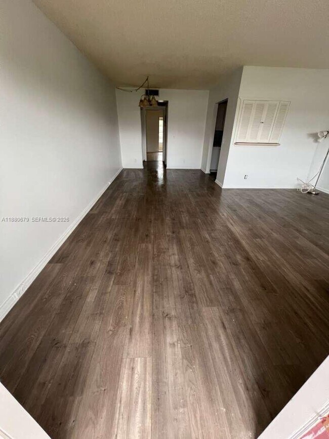 Building Photo - 82 Fanshaw B