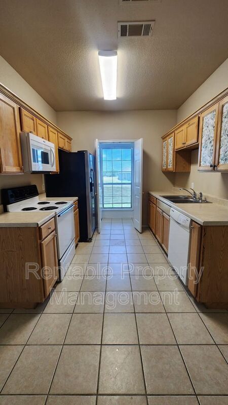 Building Photo - 110 Collett Ct