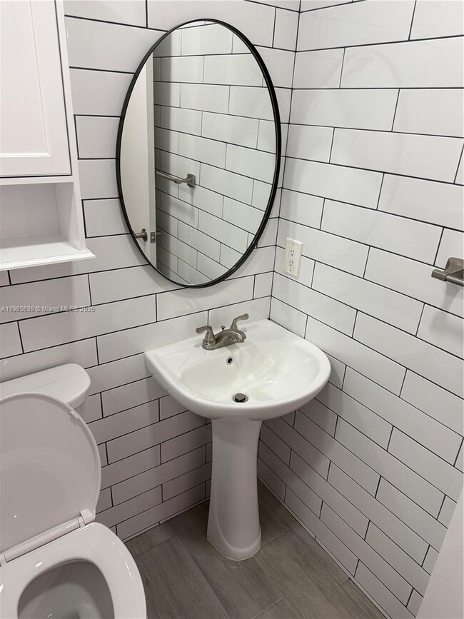 Building Photo - 4440 SW 1st St