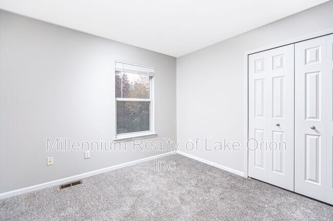 Building Photo - 403 Teelin Dr