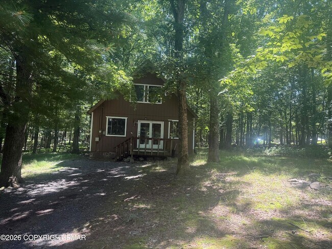 Building Photo - 2111 Spring Dr
