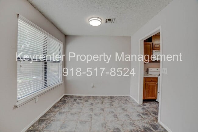 Building Photo - Beautiful 3 Bedroom, 2.5 Bath Condo in Canterbury!