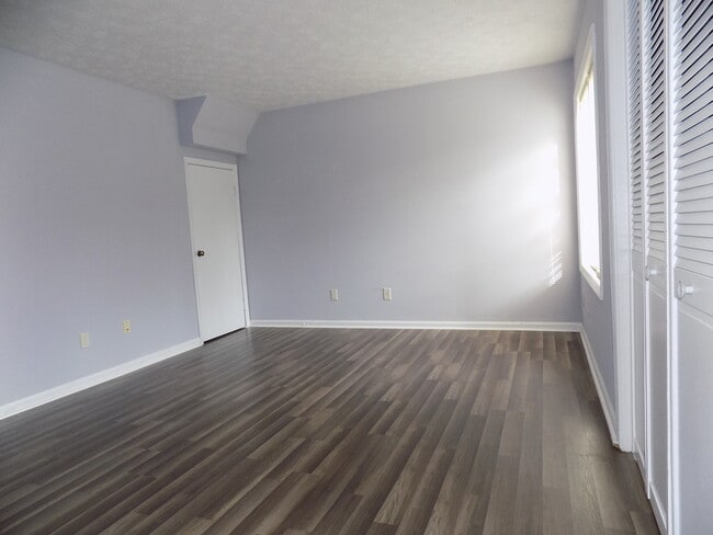 Building Photo - HAMPTON CLUB