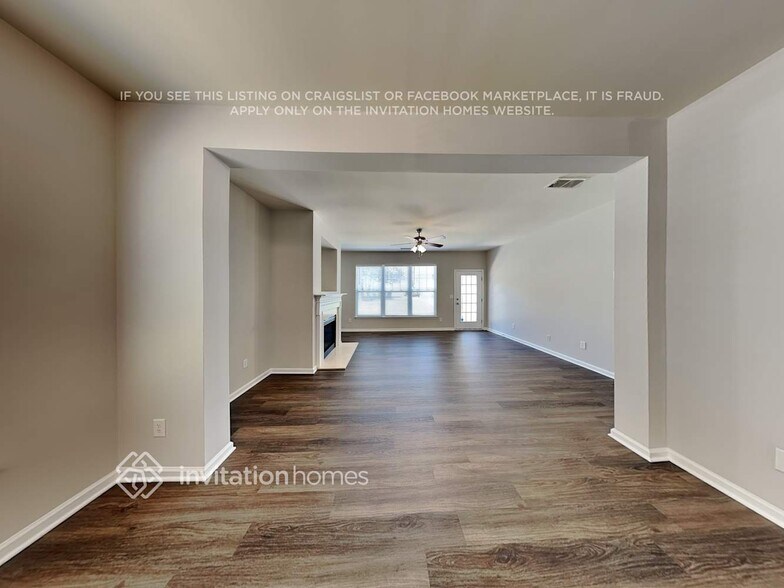 Building Photo - 15604 Carrington Ridge Dr