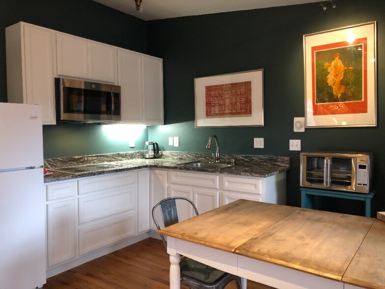 Building Photo - 980 11th St