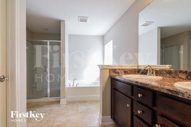 Building Photo - 14503 Dunrobin Dr