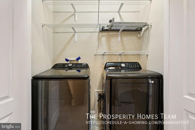 Building Photo - 9384 Rock Ripple Ln