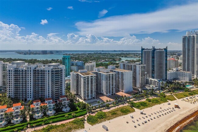 Building Photo - 6039 Collins Ave