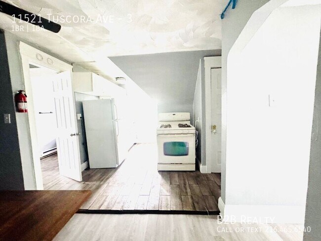Building Photo - 11521 Tuscora Ave