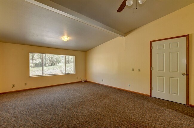 Building Photo - Nestled In the Granite Dells!