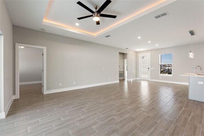 Building Photo - 802 James Dr