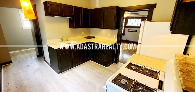 Building Photo - Amazing Historic Independence Home-Available NOW!!