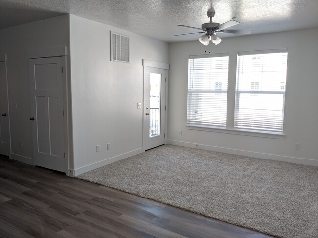 Building Photo - Beautiful 3-Bed Condo – $1,650! Move In by...