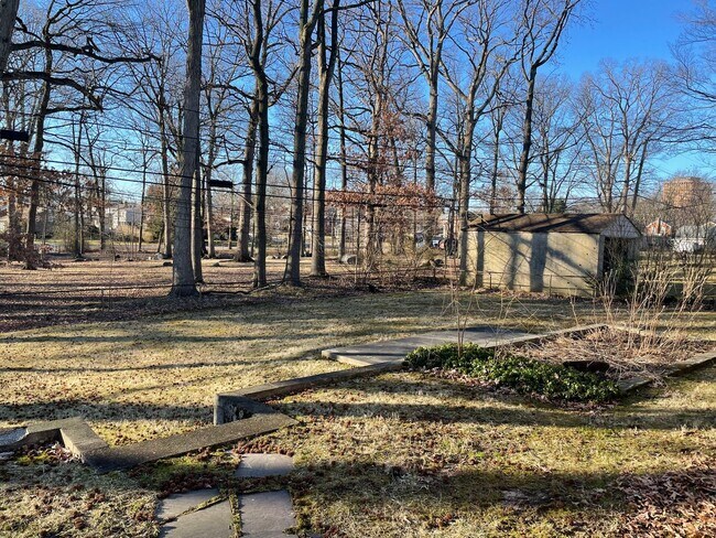 Building Photo - 202 Alders Dr