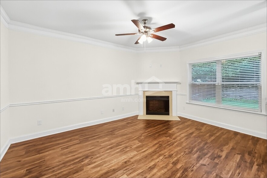 Building Photo - 514 Crestmont Ln