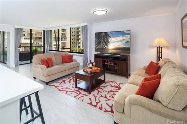 Building Photo - 2215 Aloha Dr
