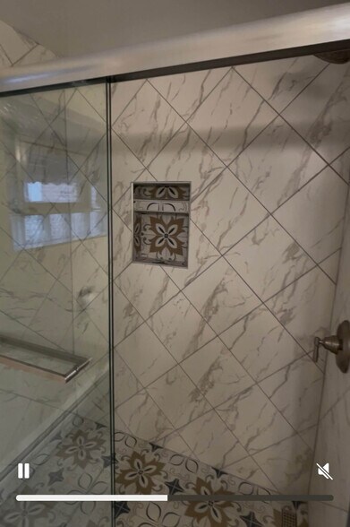 Building Photo - 4044 W 55th St