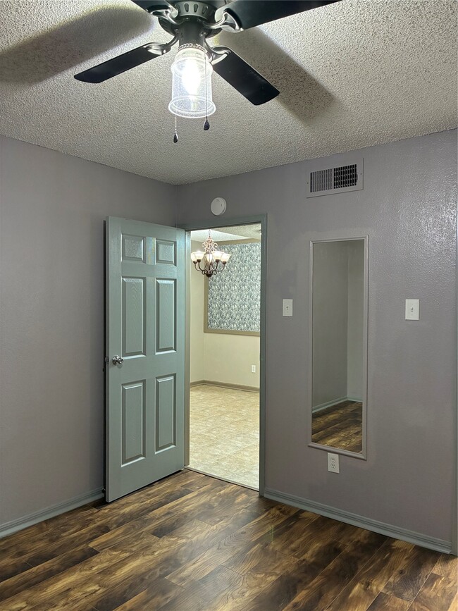Building Photo - 2120 El Paseo St