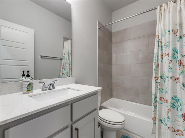 Building Photo - 820 Manchester Ave