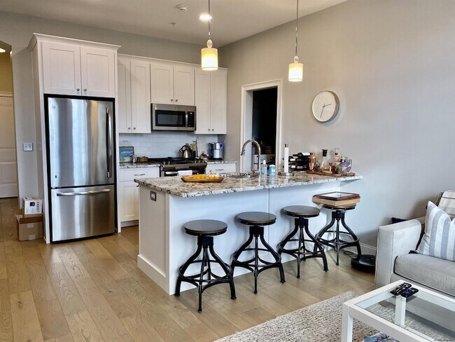 Building Photo - 77 Van Dam St